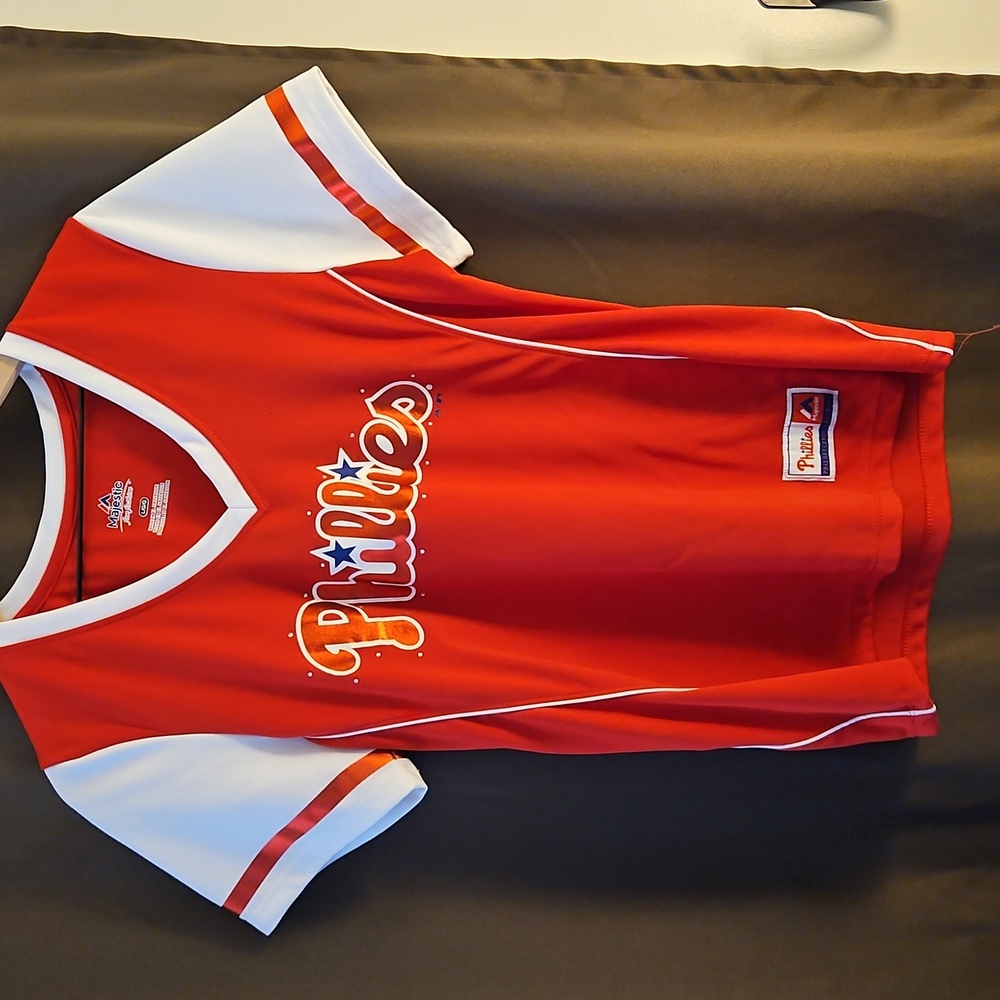Majestic Phillies Red and White Phillies Shirt, L